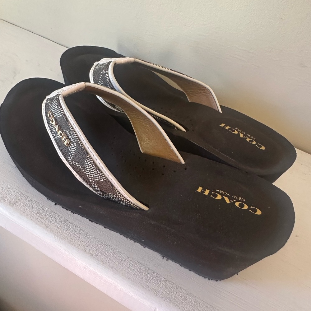 Coach Jolene Monogram Flip Flop - Size 6.5 - Picture 12 of 12